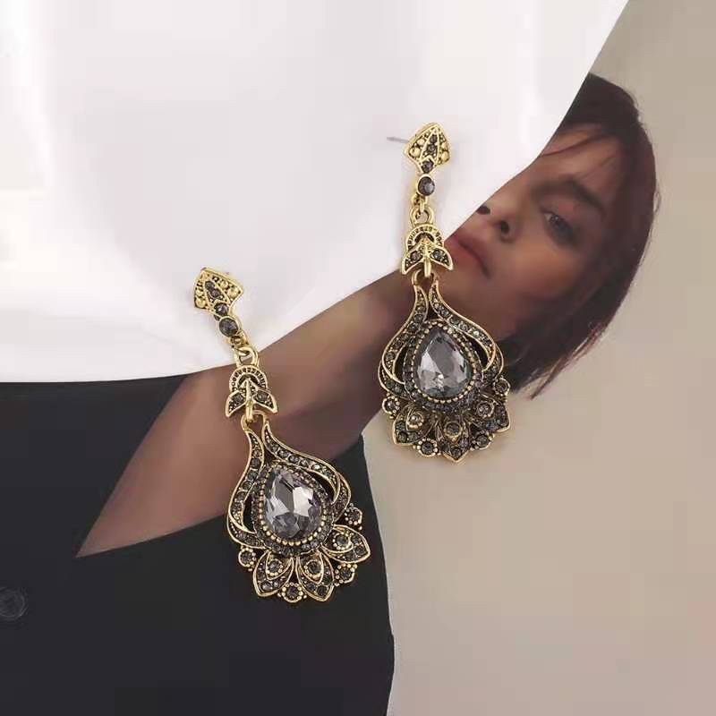Wholesale Rhinestone Flower Bud Earrings,  European Style Vintage Teardrop Stud,  Fashion Accessory for Gift Boutique