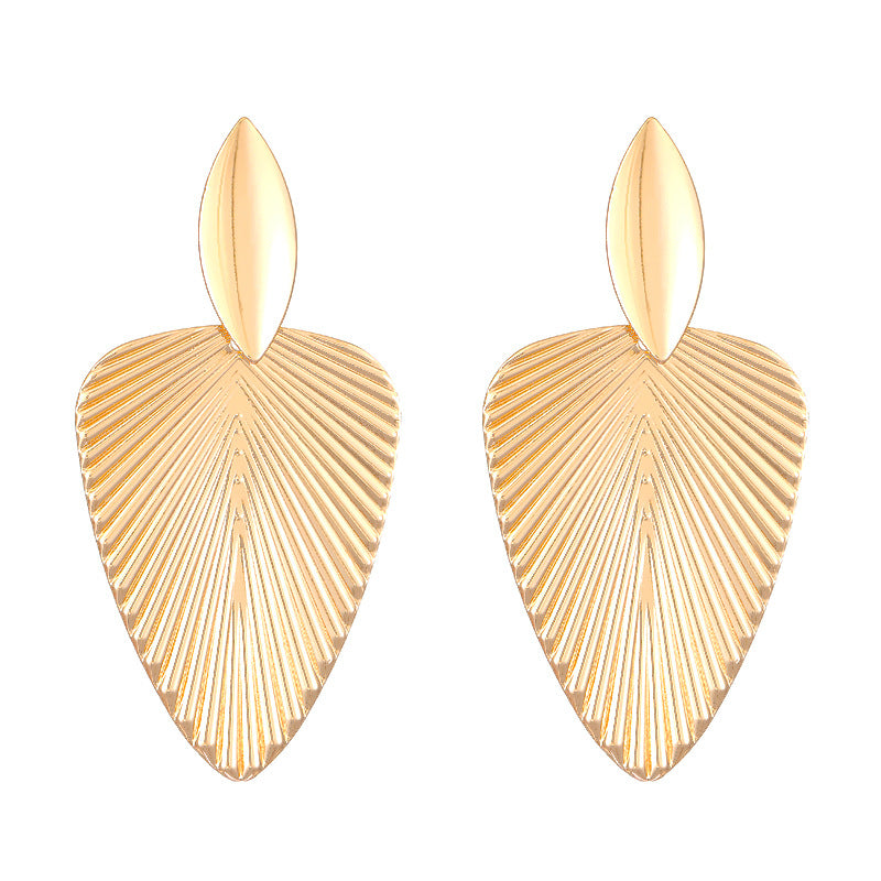 Wholesale Chic Textured Leaf Earrings For Women Irregular Statement Leaf Design Electroplated Iron Jewelry Accessory Boutique Resale Gift