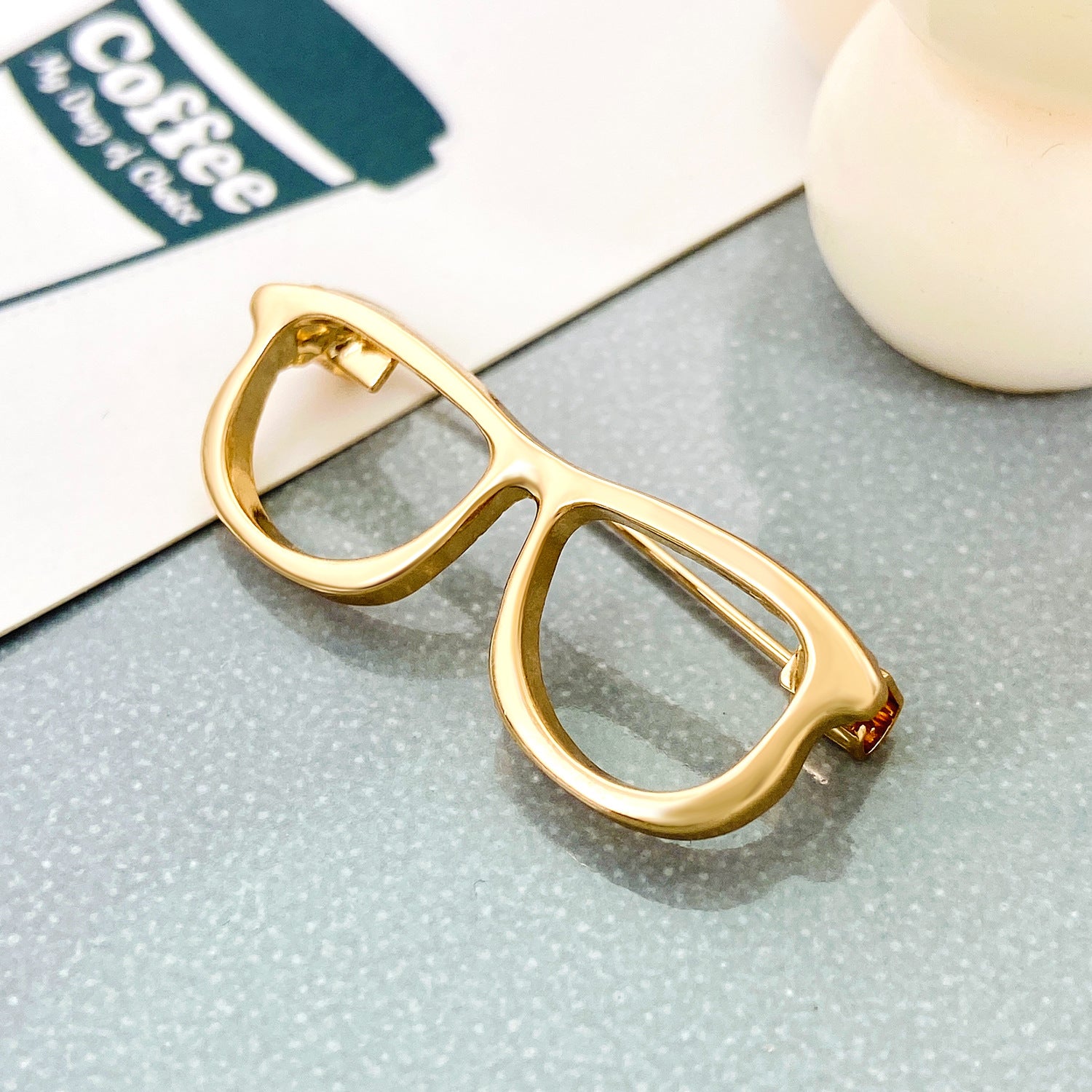 Wholesale Stylish Women S Alloy Eyeglasses Shaped Brooch Pin Trendy Geometric Hollow Design Electroplated Finish Fashion Jewelry Accessory For Blouse And et