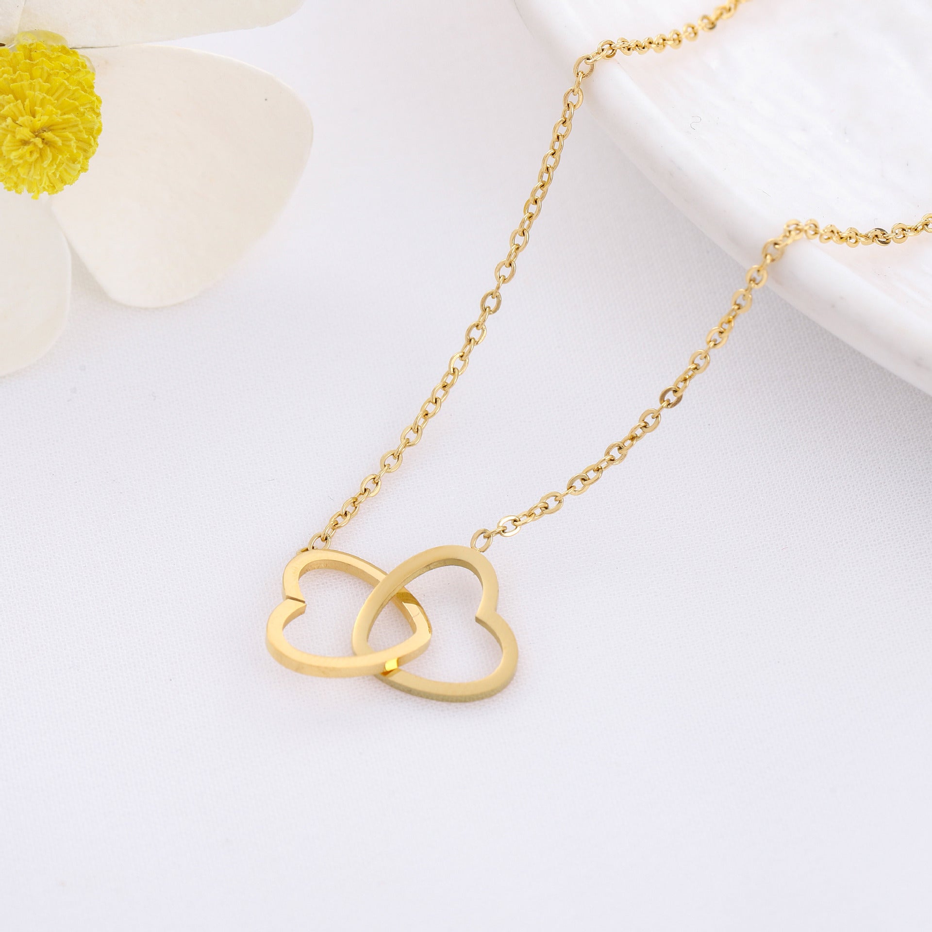Wholesale Titanium Steel Non-Fading Love Interlocking Necklace