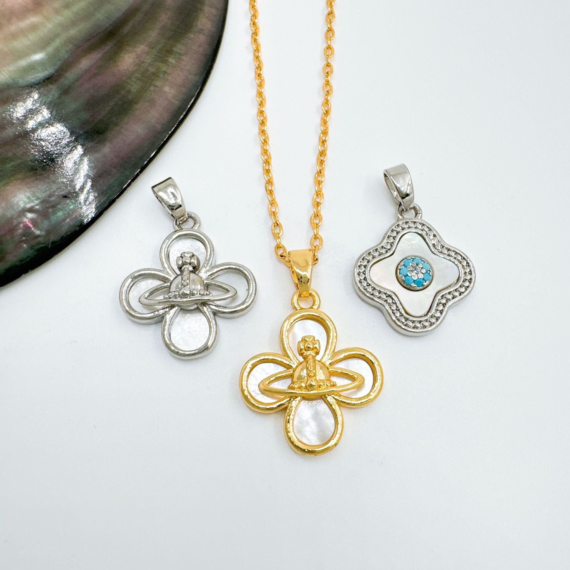 Wholesale Mother-of Pearl Pendant Necklace Gold Plated Copper European Style Fashion Accessory