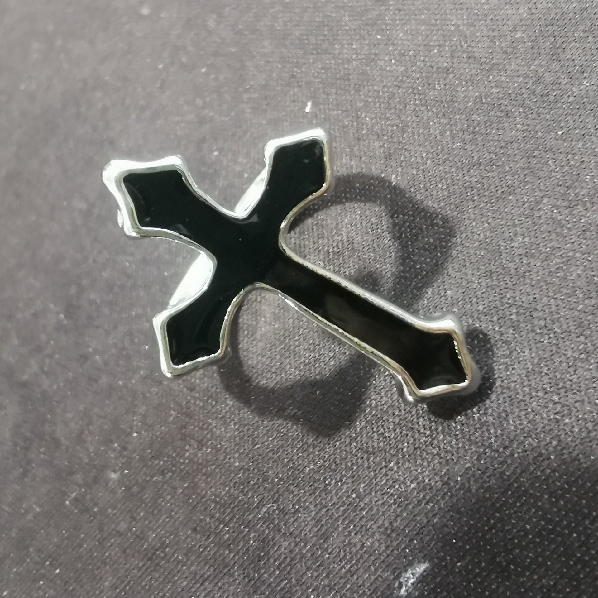 Wholesale Retro Punk Cross Ring,  Drip Oil Finish,  Unisex Metal Jewelry,  Fashion Accessory for Resale