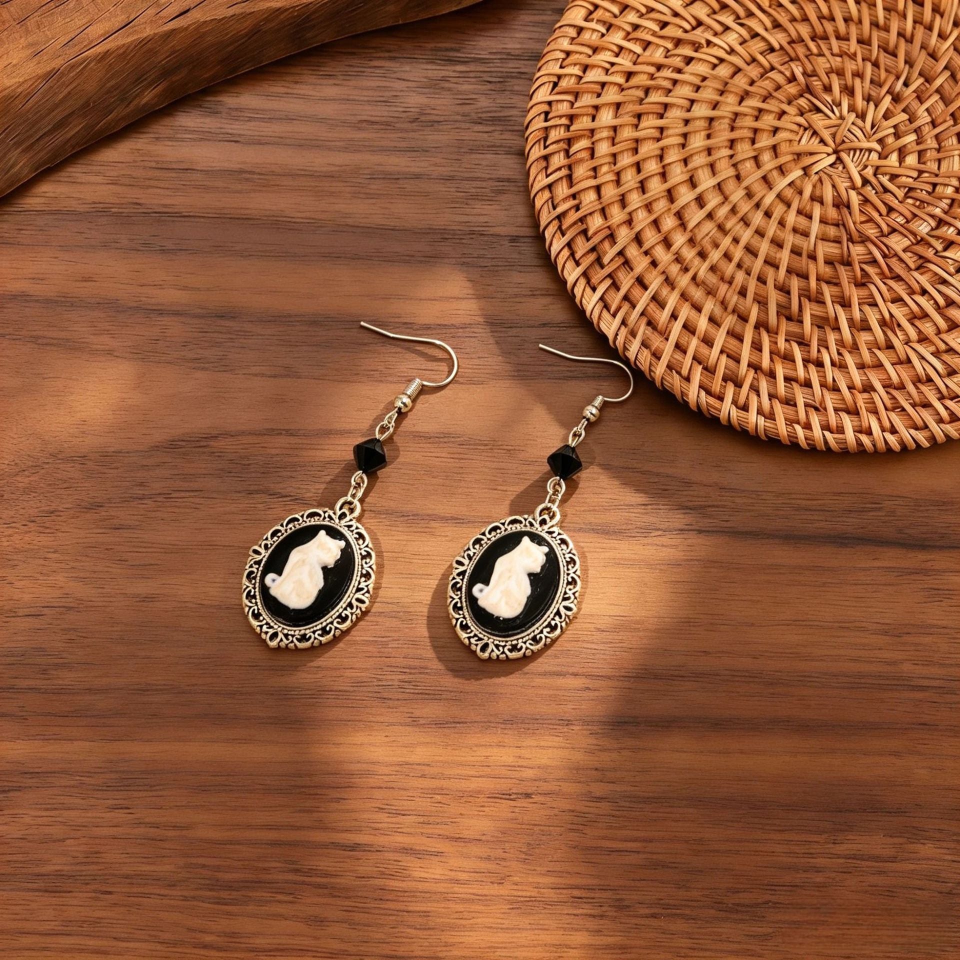 Wholesale Retro European Style Colorful Mother Of Pearl Cross Earrings Zinc Alloy Cat Skull Design Stylish Jewelry For Gift And Boutique Resale