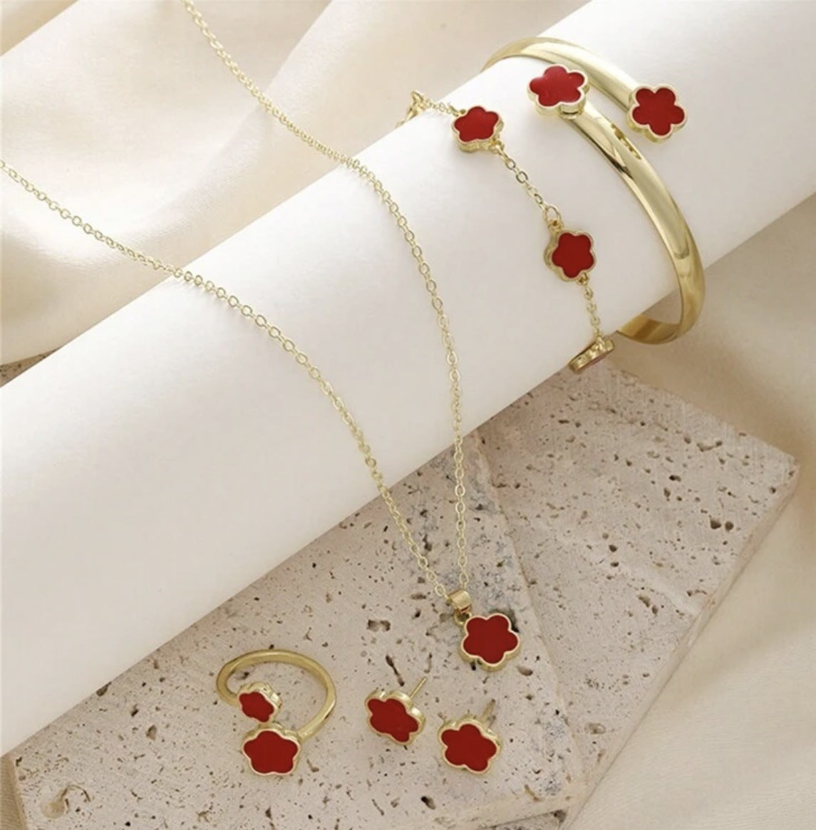Wholesale Lucky Flower Jewelry Set Acrylic  Rings Bracelet Necklace ACC-NE-AnHe006