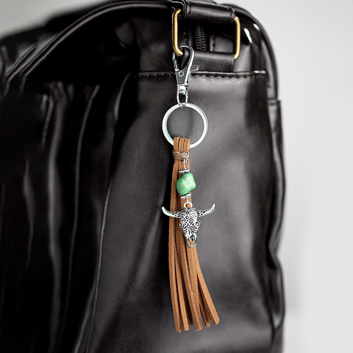 Wholesale Retro Western style pendant with bull head keychain