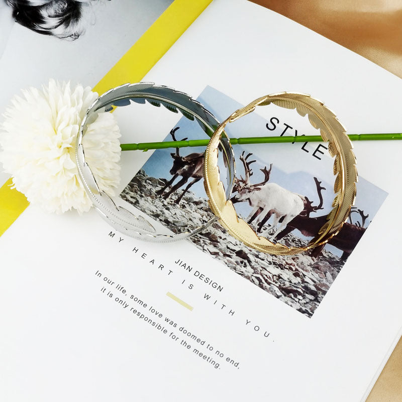 Wholesale  Metal Feather Arm Bracelet Punk Ladies Simple Leaf Bracelet Jewelry