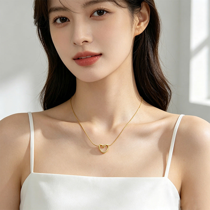 Wholesale Trendy Hollow Heart Pendant Necklace Titanium Steel Snake Chain Gold Plated Jewelry Accessory