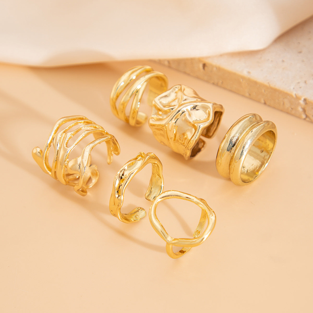 Wholesale Hollow irregular pleated metallic ring set