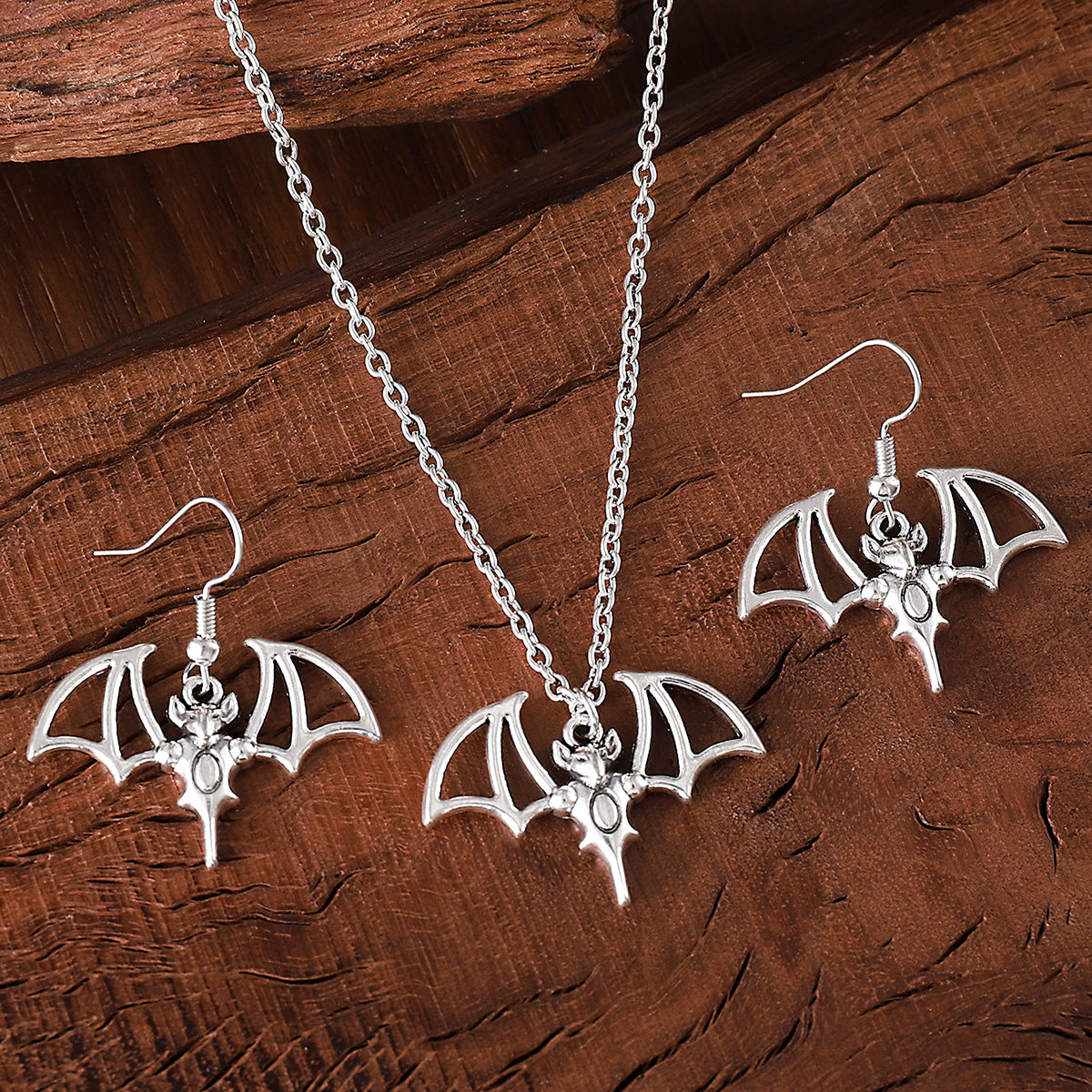 Wholesale Electroplated Zinc Alloy Bat Pendant Earrings And Necklace Set Gothic  Jewelry For Everyday Wear