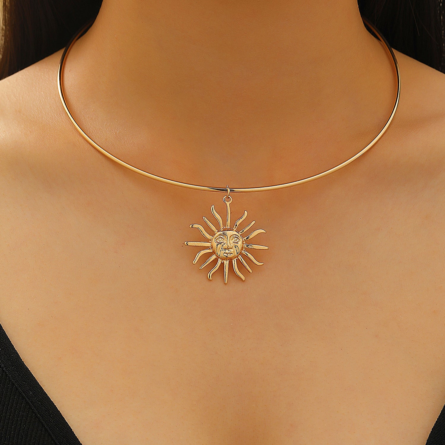 Wholesale Gold Electroplated Alloy Sun Flame Pendant Layered Necklace For Women Fashion Jewelry Accessory