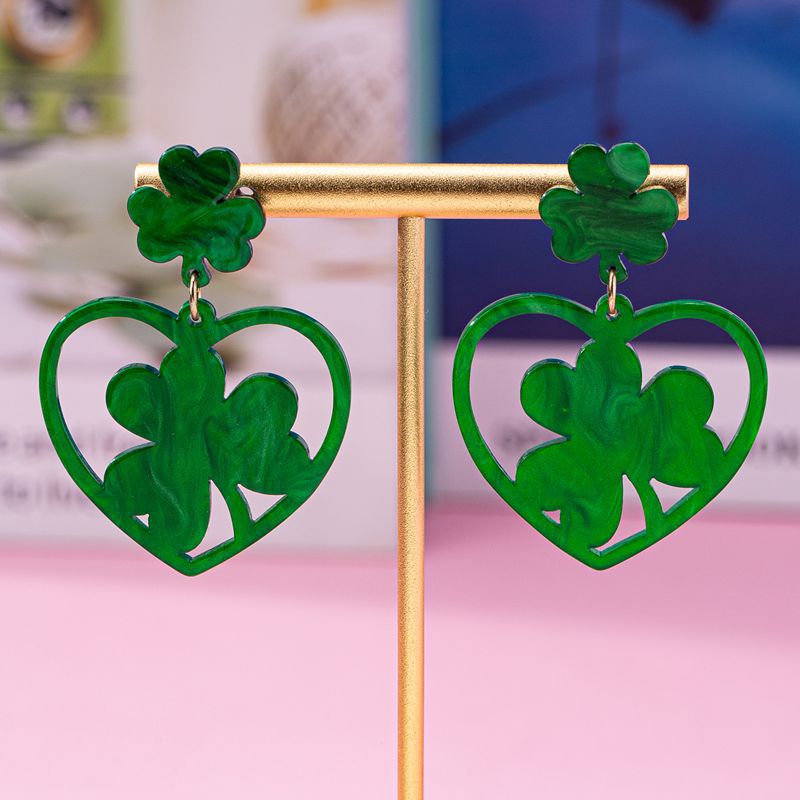 Wholesale St. Patrick's all-match fashion design sense hollow green clover earrings