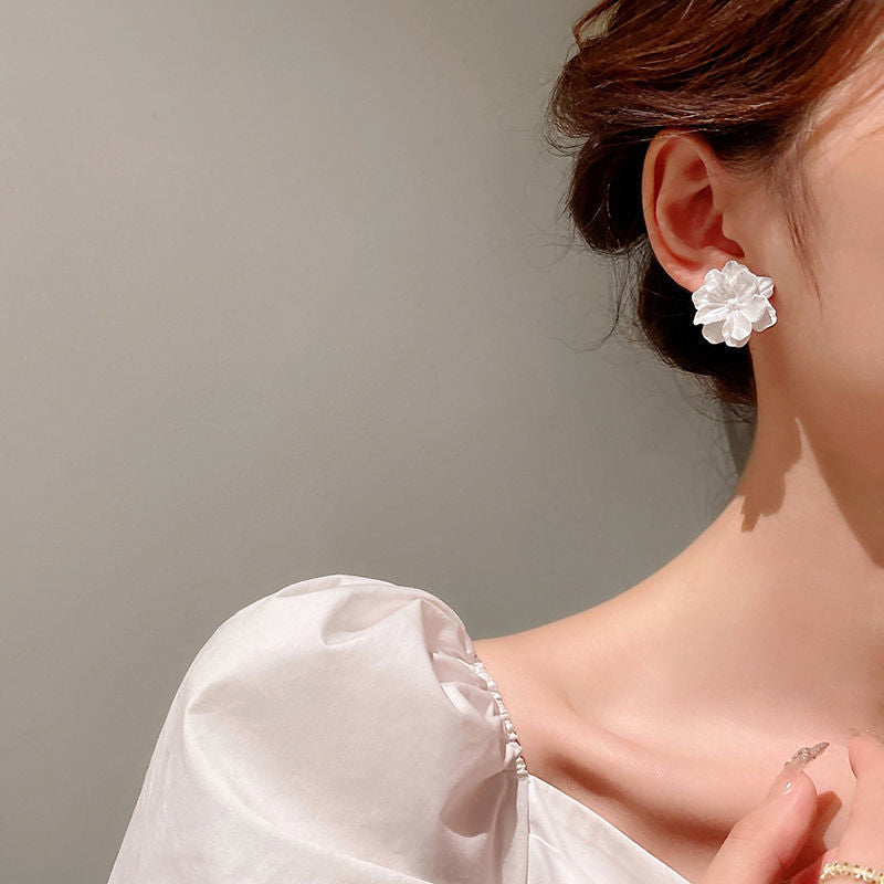 Wholesale S925 Silver Needle White Flower Earrings ACC-ES-Qiyou002