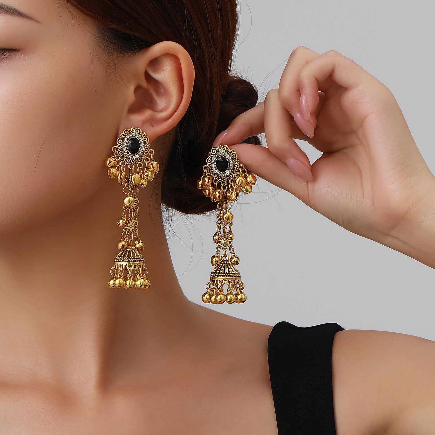 Wholesale Alloy Rhinestone Ethnic Vintage Tassel Bell Pendant Earrings For Women Fashion Jewelry Accessory Gift