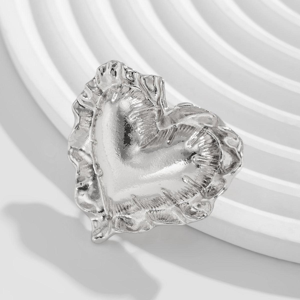 Wholesale Glossy alloy three-dimensional love ring