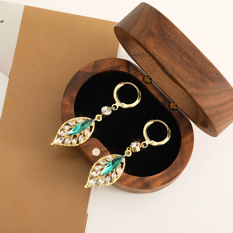 Wholesale Retro Leaf Design Drop Earrings Emerald Green Jewelry Accessory Boutique Resale