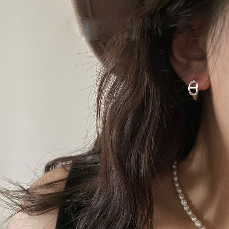 Wholesale Silver Plated Hollow Pig Nose Hoop Earrings Minimalist Jewelry Accessory for Everyday Wear