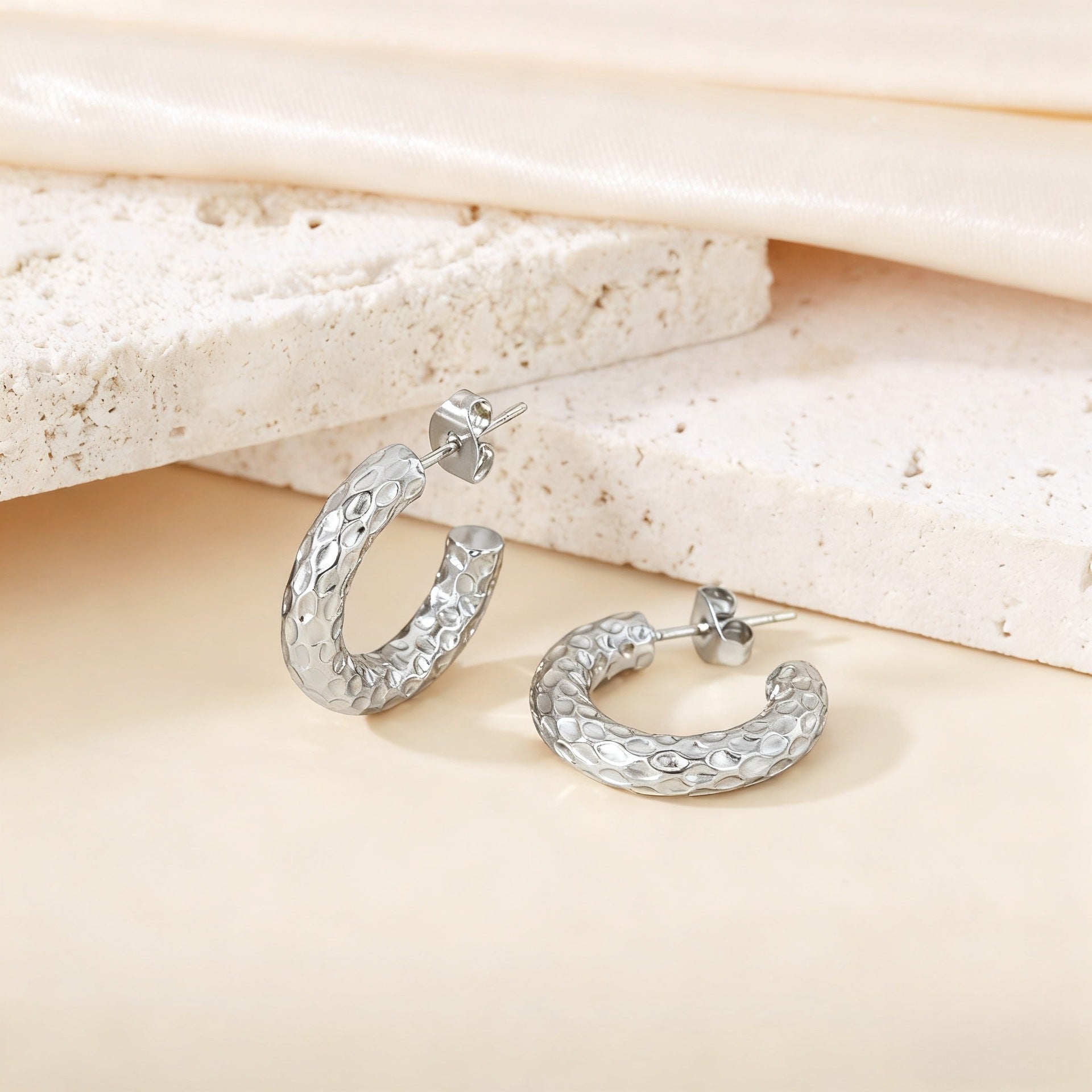 Wholesale Steel and titanium plain ring hammered earrings
