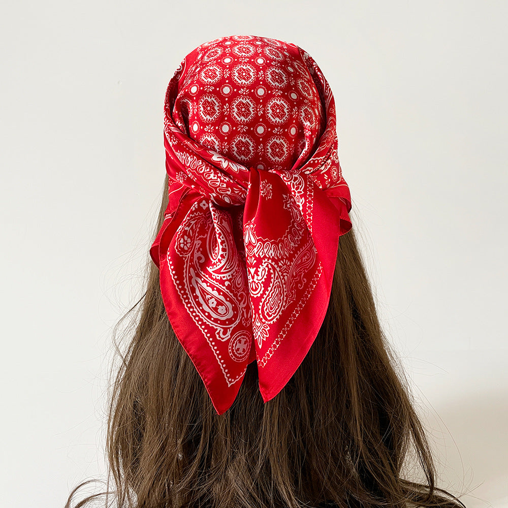 Wholesale Black and White Cashew Flower Silk  Scarf