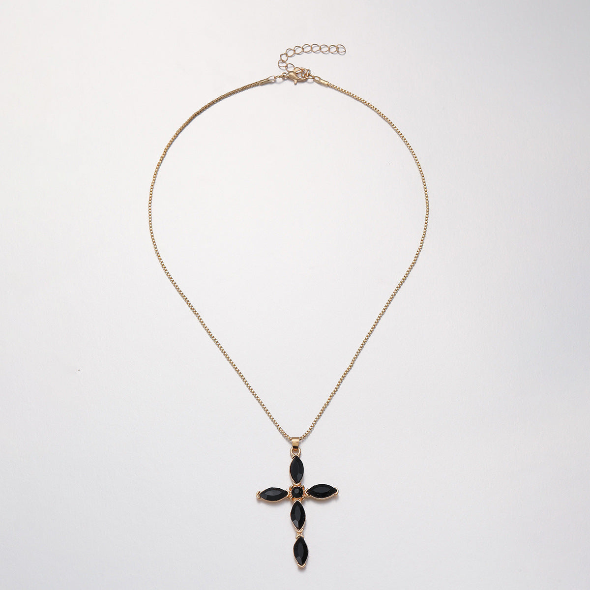 Wholesale Minimalist Cross Pendant Necklace with Rhinestones Zinc Alloy Electroplated Jewelry Accessory for Women Boutique Resale