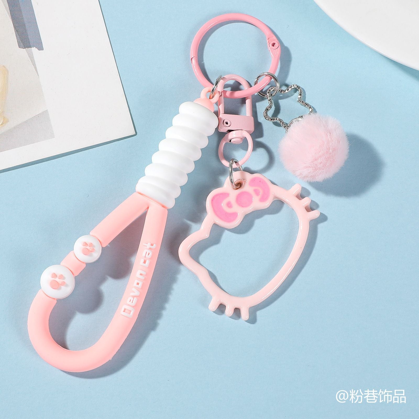 Wholesale Cute Flower PVC Keychain Fashion Accessory Gift for Car Keys Bag Charm