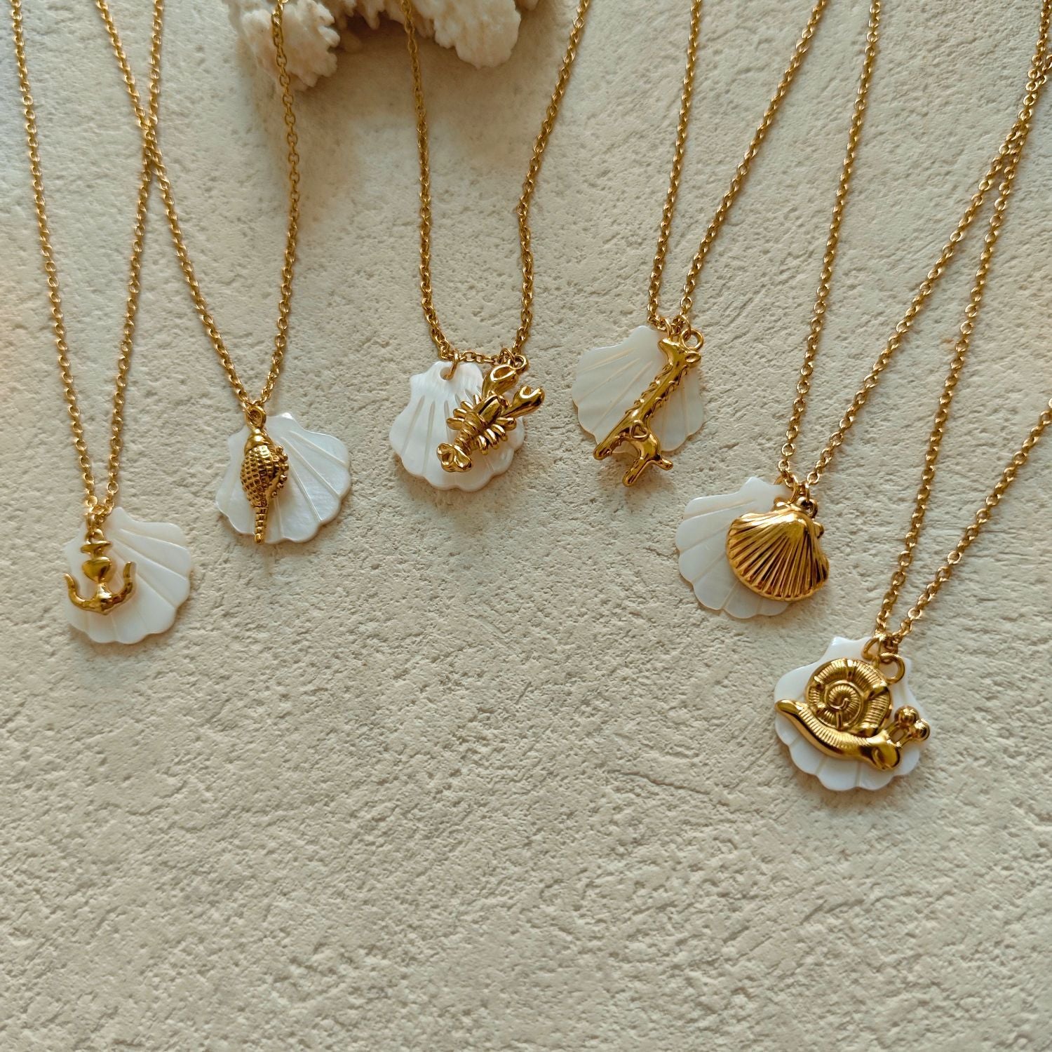 Wholesale Summer-Style Giraffe Pendant Shell  Stainless Steel Necklace