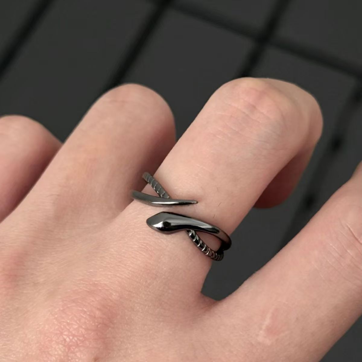 Wholesale Trendy Ouroboros Snake Ring Adjustable Gothic Black Band Alloy Jewelry Accessory For Gift Boutique Resale