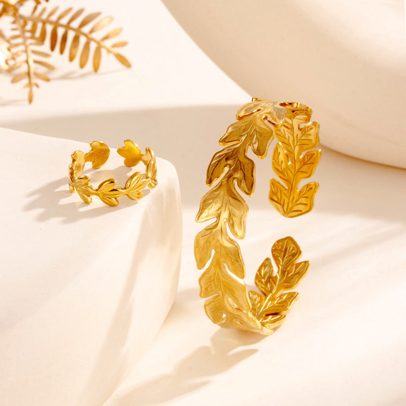 Wholesale Light luxury titanium steel gold leaf bracelet rings