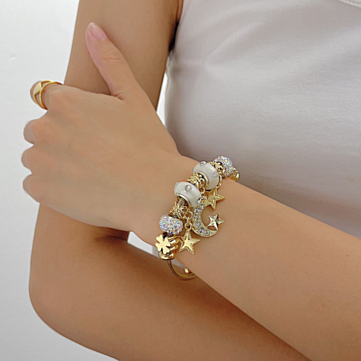 Wholesale personality star pendant golden opening stainless steel bracelet