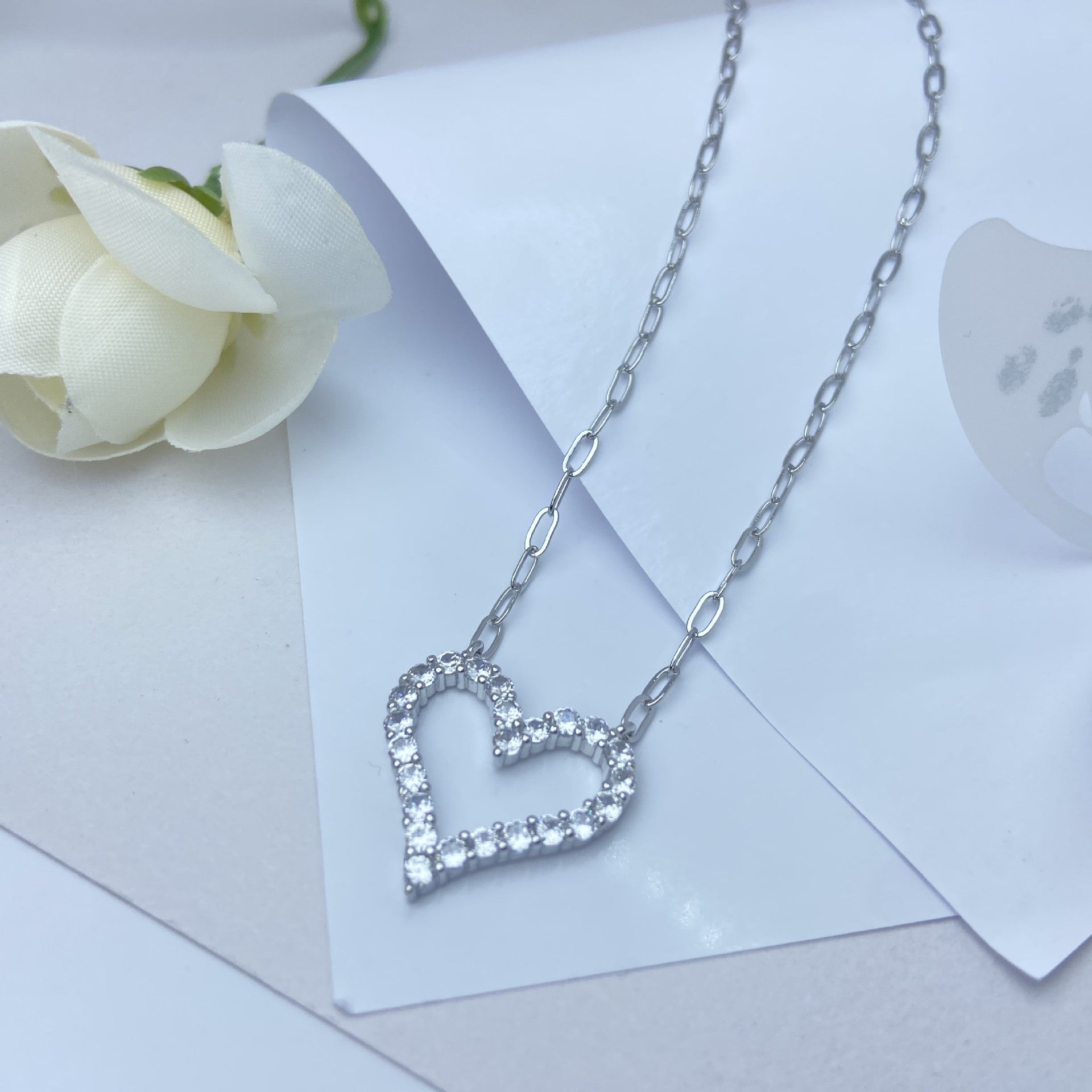 Wholesale Copper Electroplated White Gold Heart Pendant Necklace Rhinestone Chic Fashion Jewelry Gift