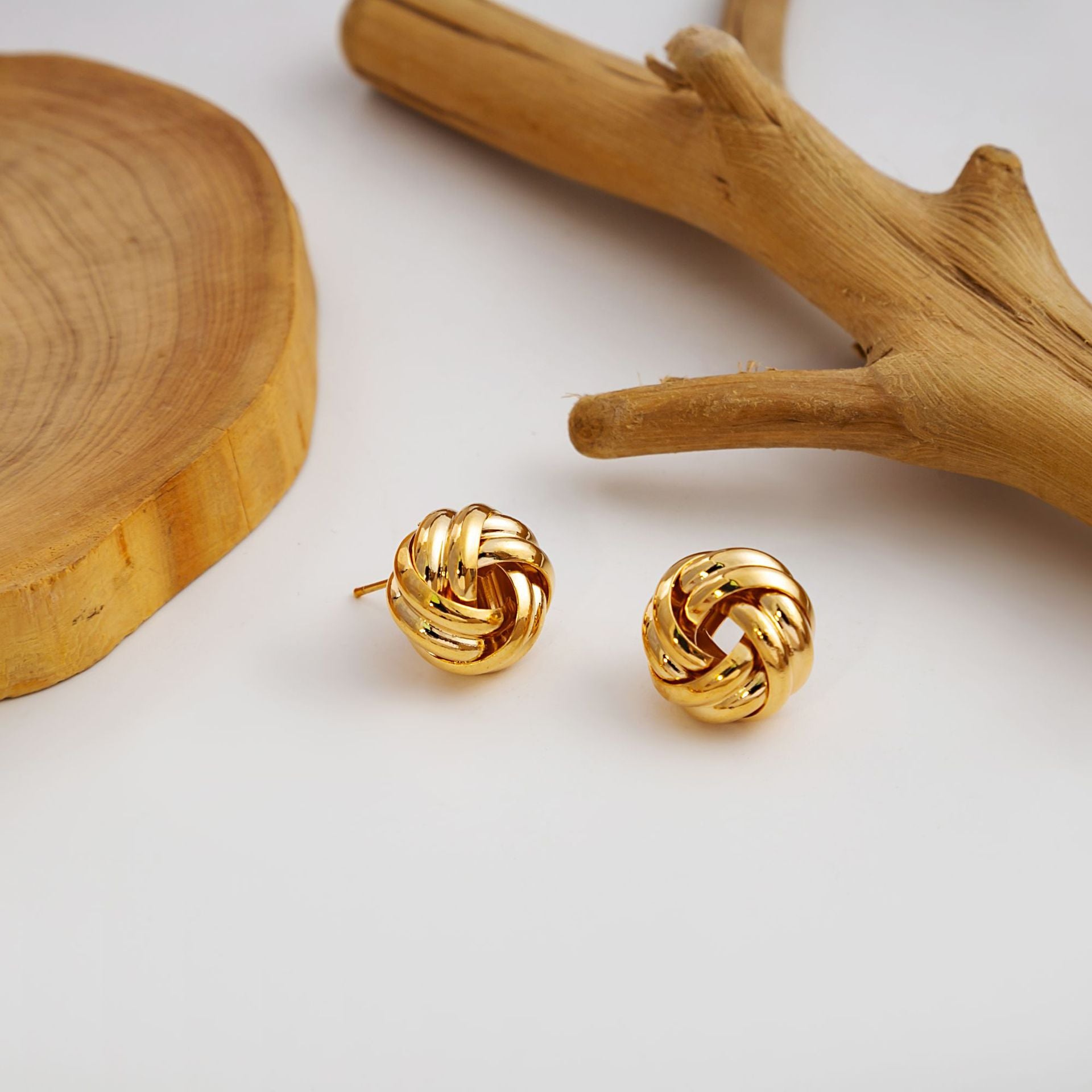 Wholesale Geometric  Silver Needle Retro Circle Earrings