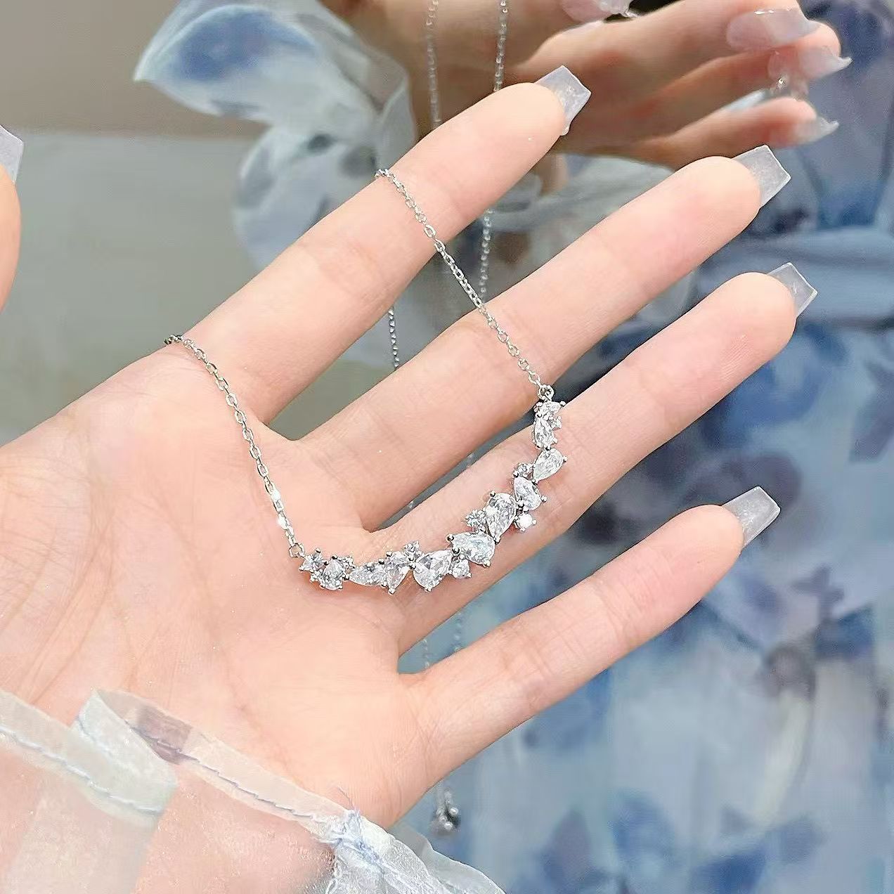 Wholesale Electroplated Alloy Wisteria Flower Necklace Chic Women S Cami Chain Fashion Jewelry Gift