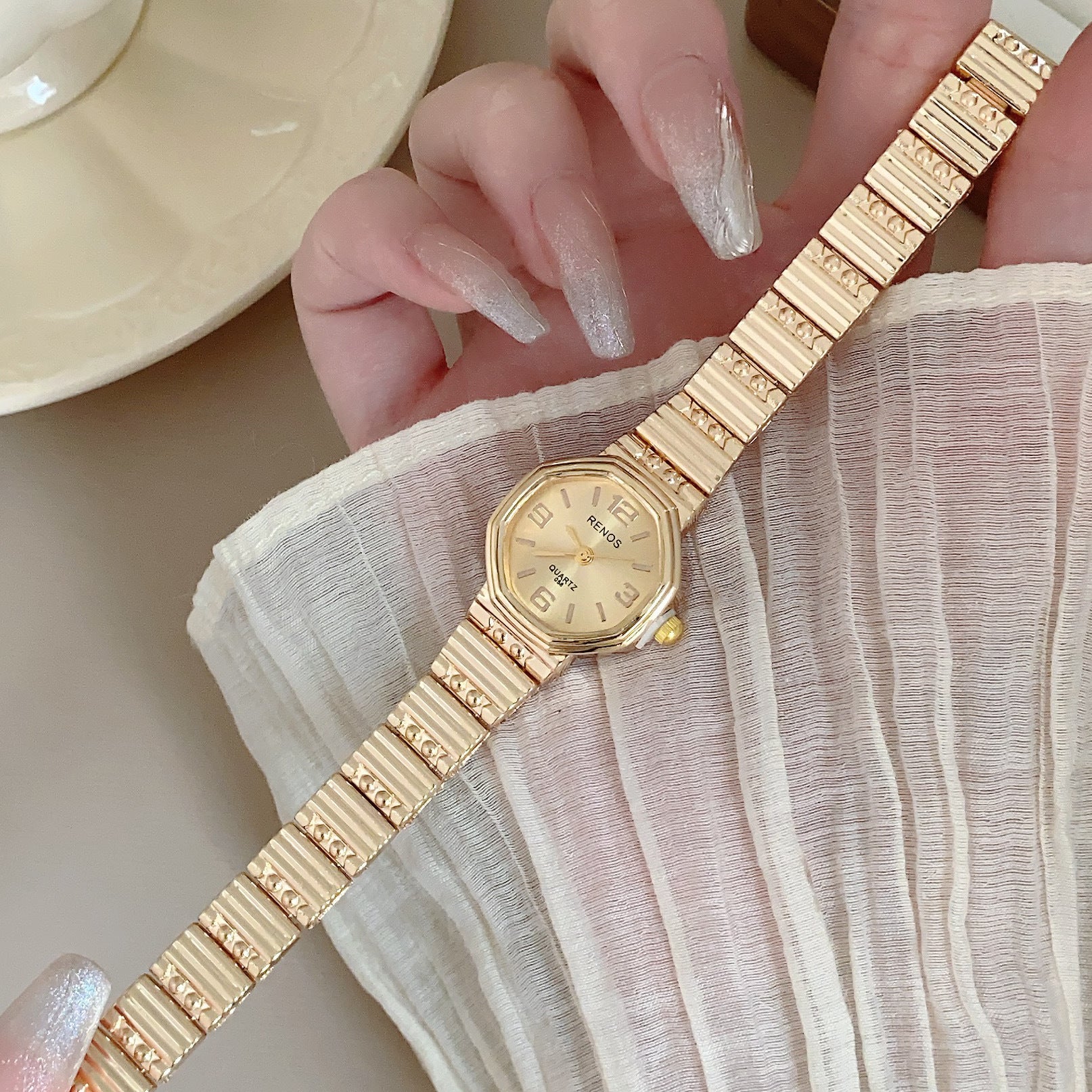 Wholesale Chic Women S Octagonal Gold Quartz Watch Vintage Style Fashion Accessory