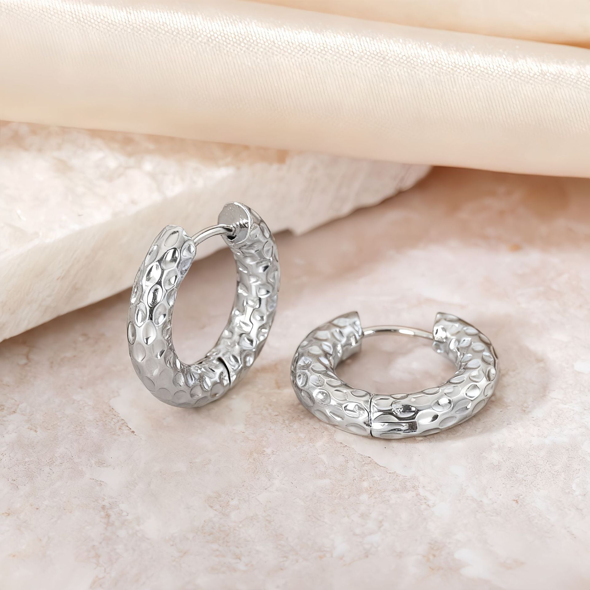 Wholesale Steel and titanium plain ring hammered earrings