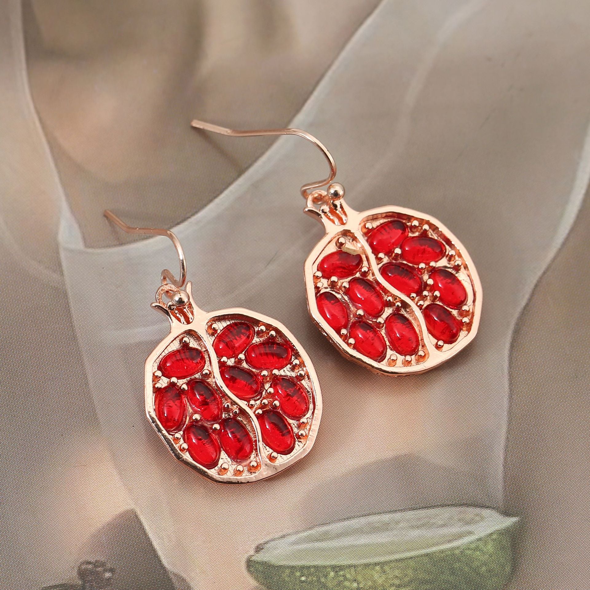 Wholesale Bohemian Red Pomegranate Drop Earrings Gold Zinc Alloy Jewelry Accessory