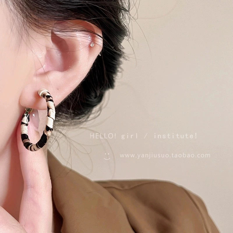 Wholesale Vintage Metallic Shiny Spherical Earrings