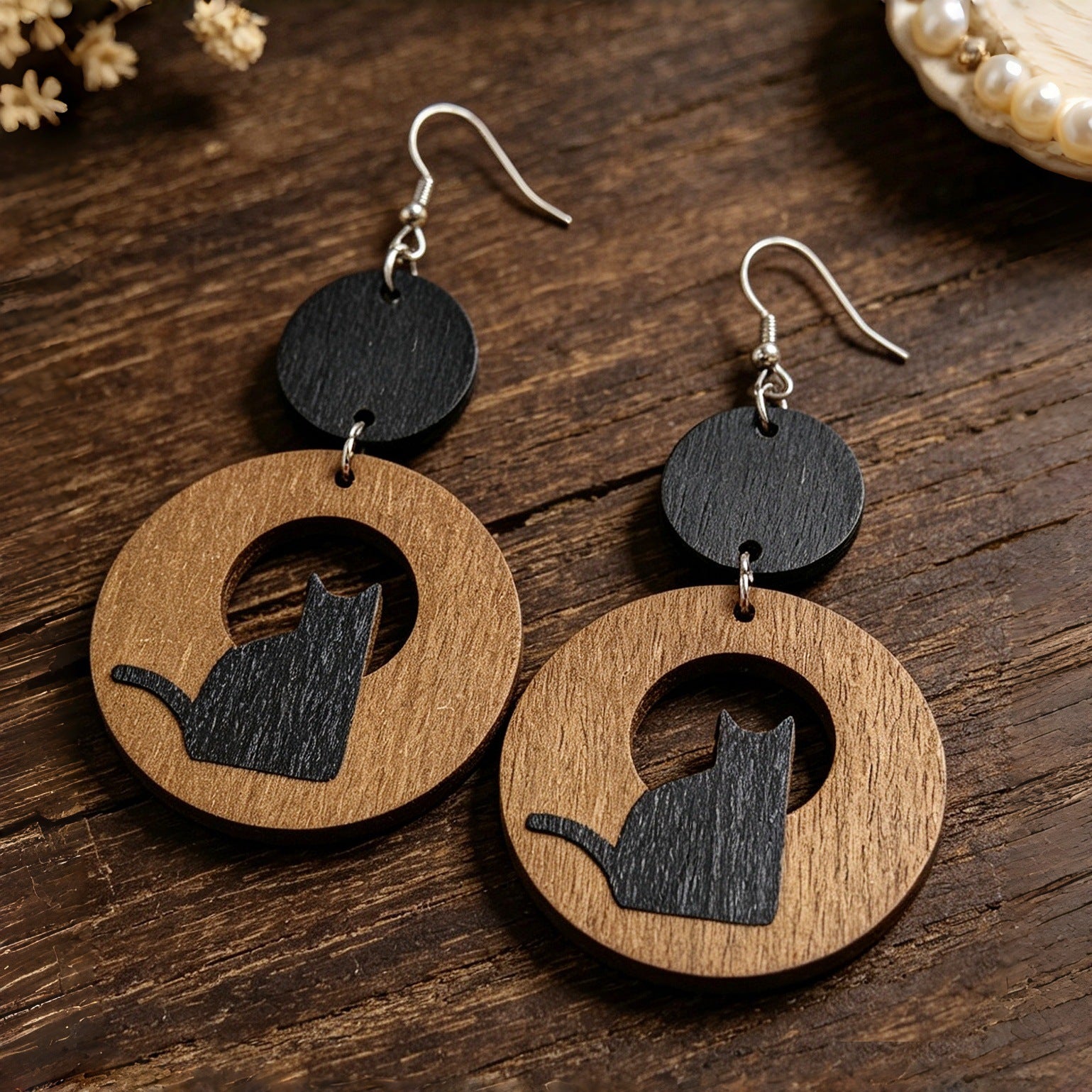 Wholesale Vintage Black Cat Hollow Wood Earrings Geometric Circle Silhouette Chic Jewelry Accessory For Resale
