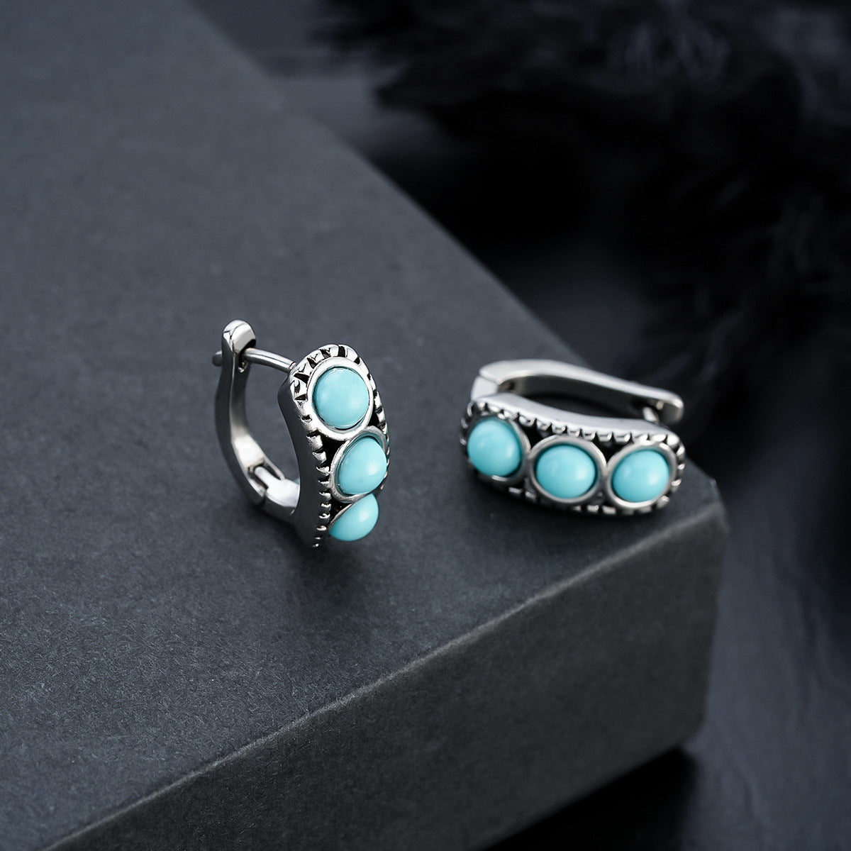Wholesale Stylish Inlaid Imitation Turquoise Earrings Vintage Ethnic Style Copper Electroplated Jewelry Accessory for Men