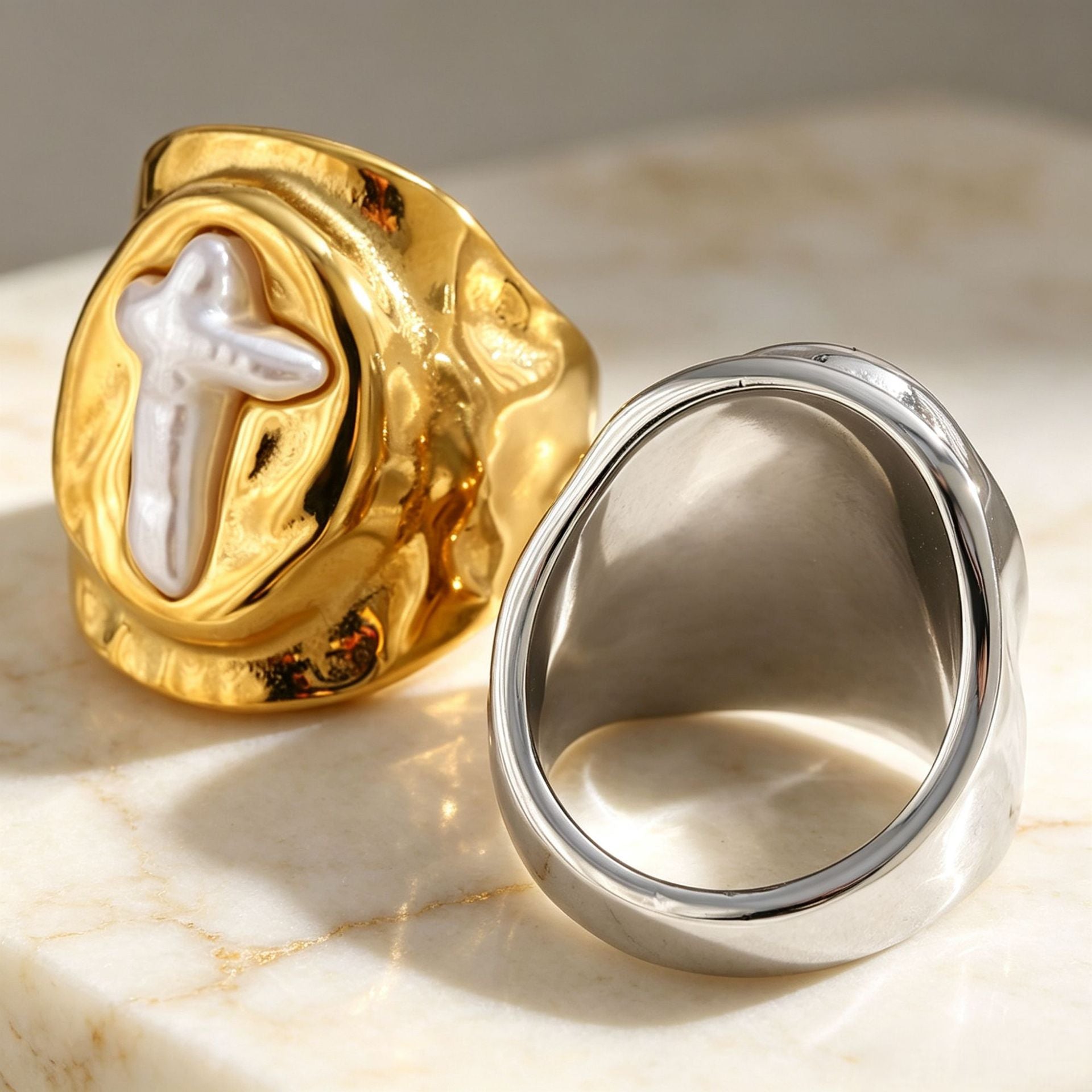 Wholesale Fashion Stainless Steel 18K Gold Plated Imitation Pearl Cross Oval Ring Jewelry Accessory for Resale