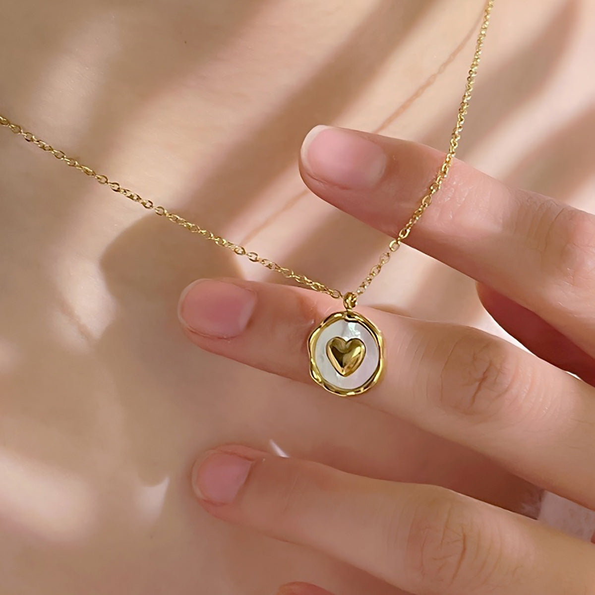 Wholesale Titanium Steel Non-fading Love Necklace for Women Snake Bone Chain Heart Shaped Hollow Choker Necklace ACC-NE-Ruon003