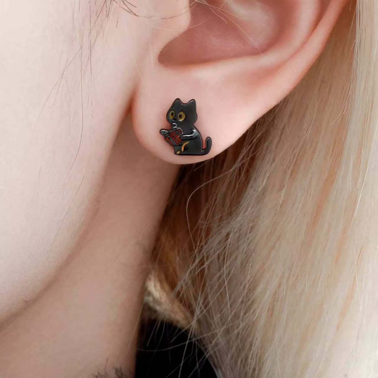 Wholesale Cartoon Cute Oil-Dropping Cat Reading Earrings