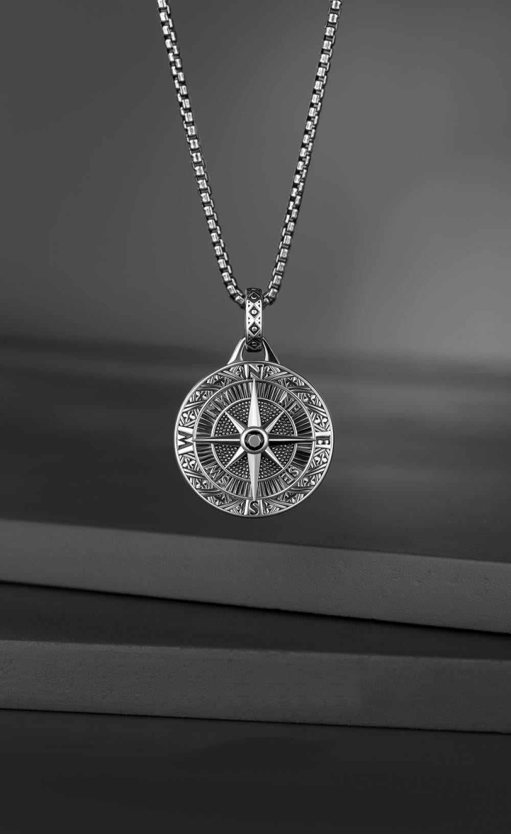 Wholesale vintage compass pointer pendant necklace