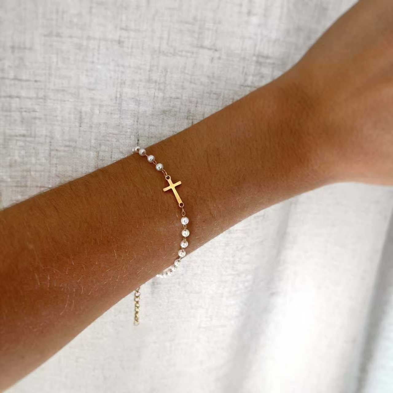 Wholesale Electroplated Alloy Cross Pearl Necklace European Style Women' s Jewelry Accessory