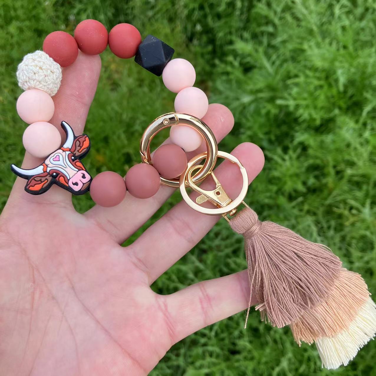 Wholesale Western Style Cow Head Silicone Beaded Wristlet Keychain ACC-KC-QiuXue020