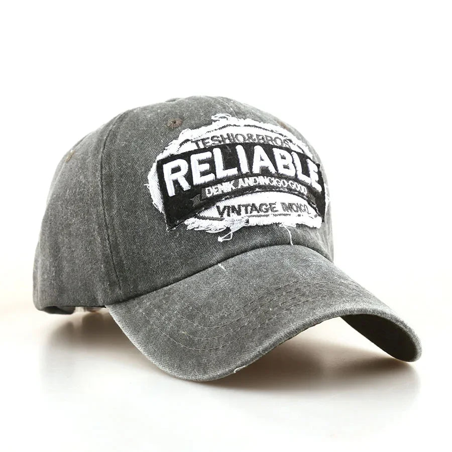 Wholesale Fashionable letter embroidered baseball cap