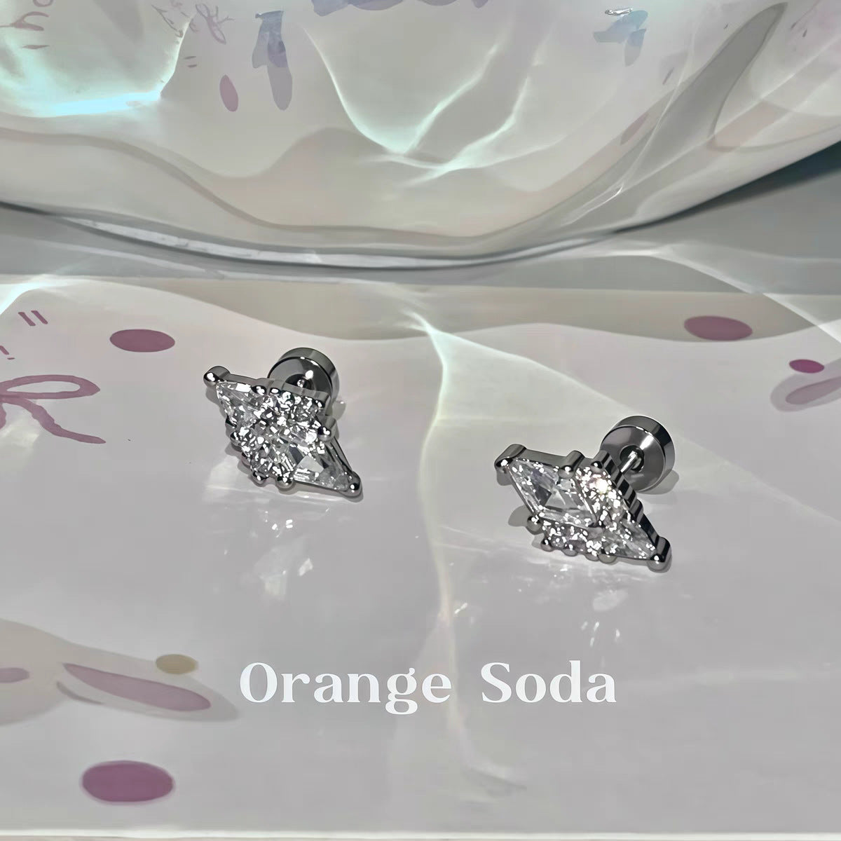 Wholesale Diamond-shaped super-shiny titanium steel ear bone stud earrings