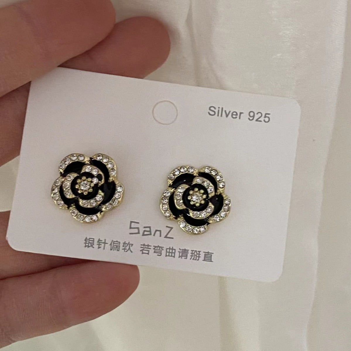 Wholesale Trendy Camellia Earrings Alloy Diamond Finish Fashion Jewelry for Party Gift Boutique Resale