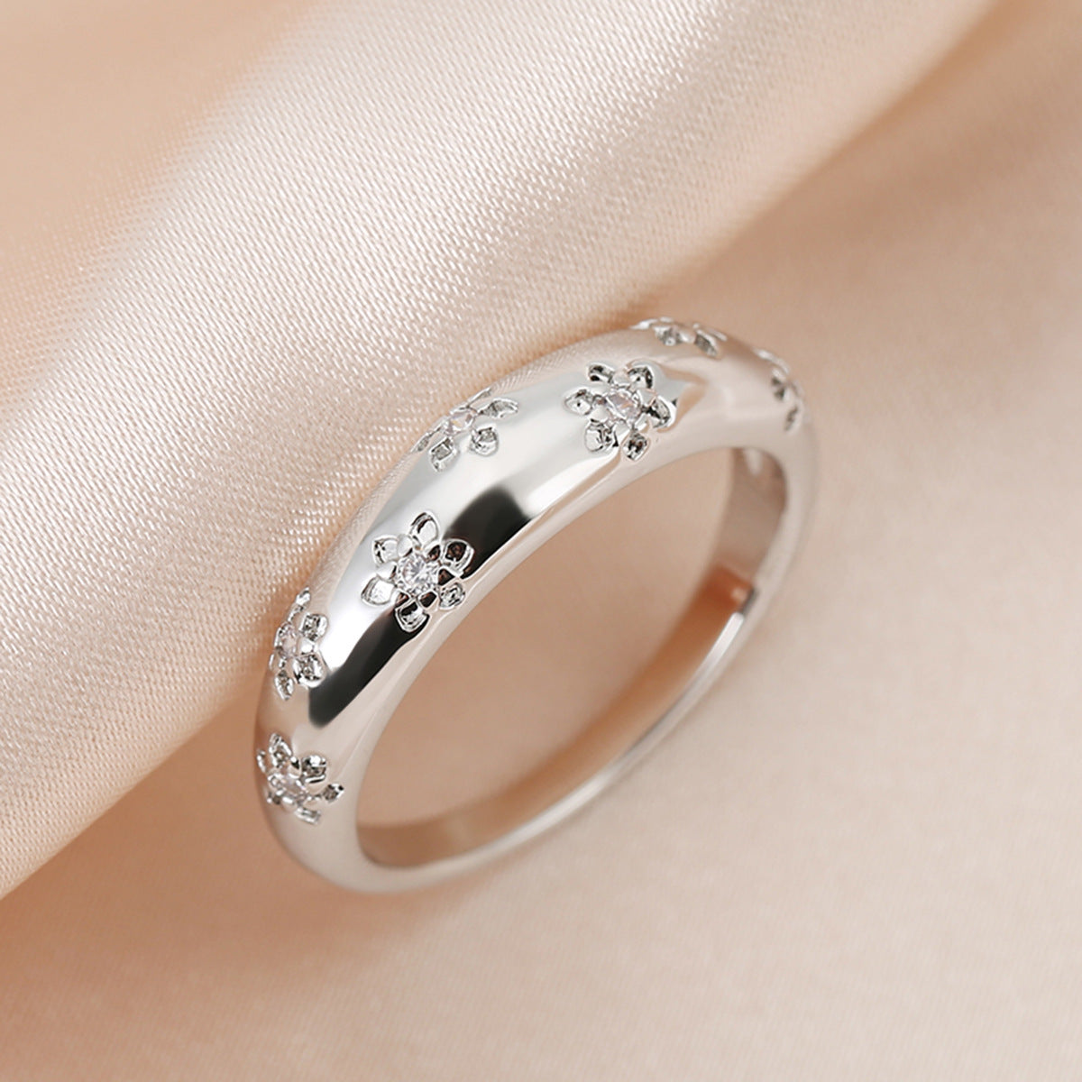 Wholesale Fashion Light Luxury Copper Inlaid Zircon Flower Ring
