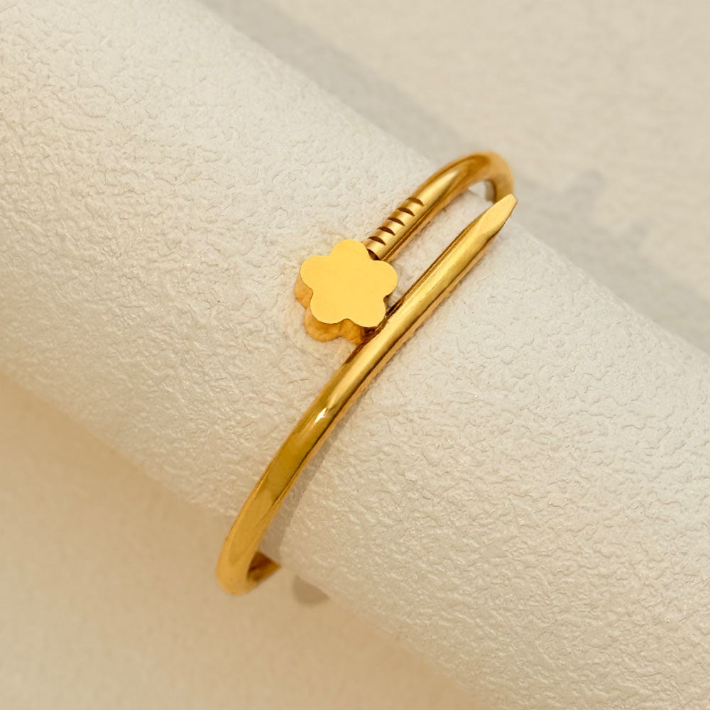 Wholesale Titanium steel flower diamond bracelet