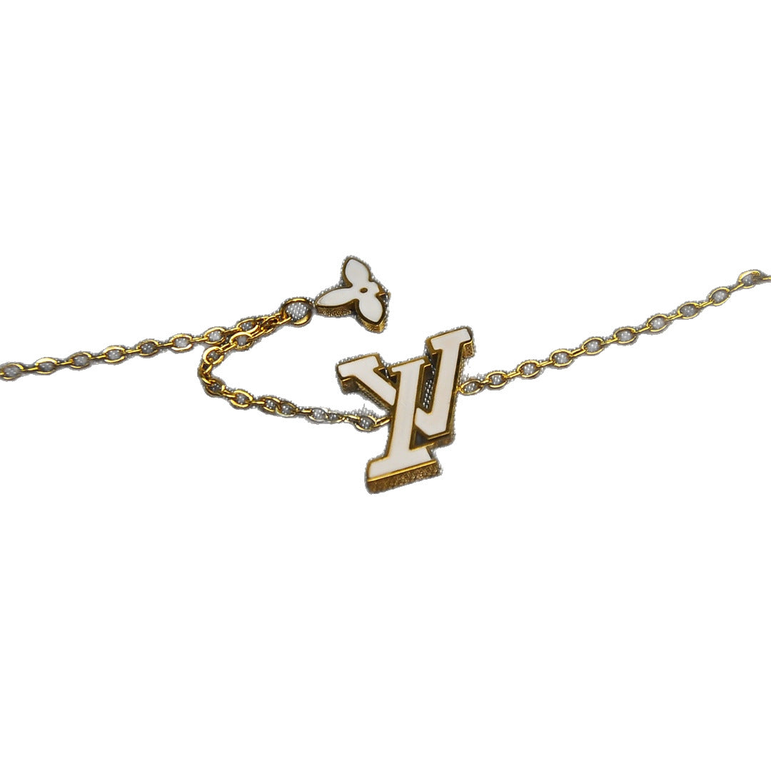 Wholesale Light Luxury Flower L Letter Bracelet Titanium Steel Electroplated Gold Fashion Jewelry Accessory Gift for Women