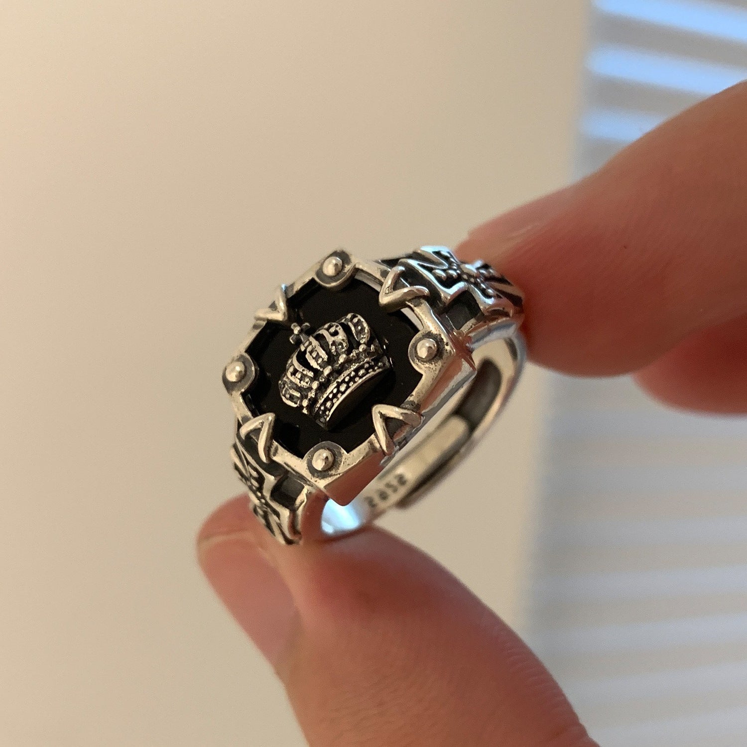 Wholesale Vintage Crown Cross Ring Distressed Finish for Everyday Wear Jewelry Accessory